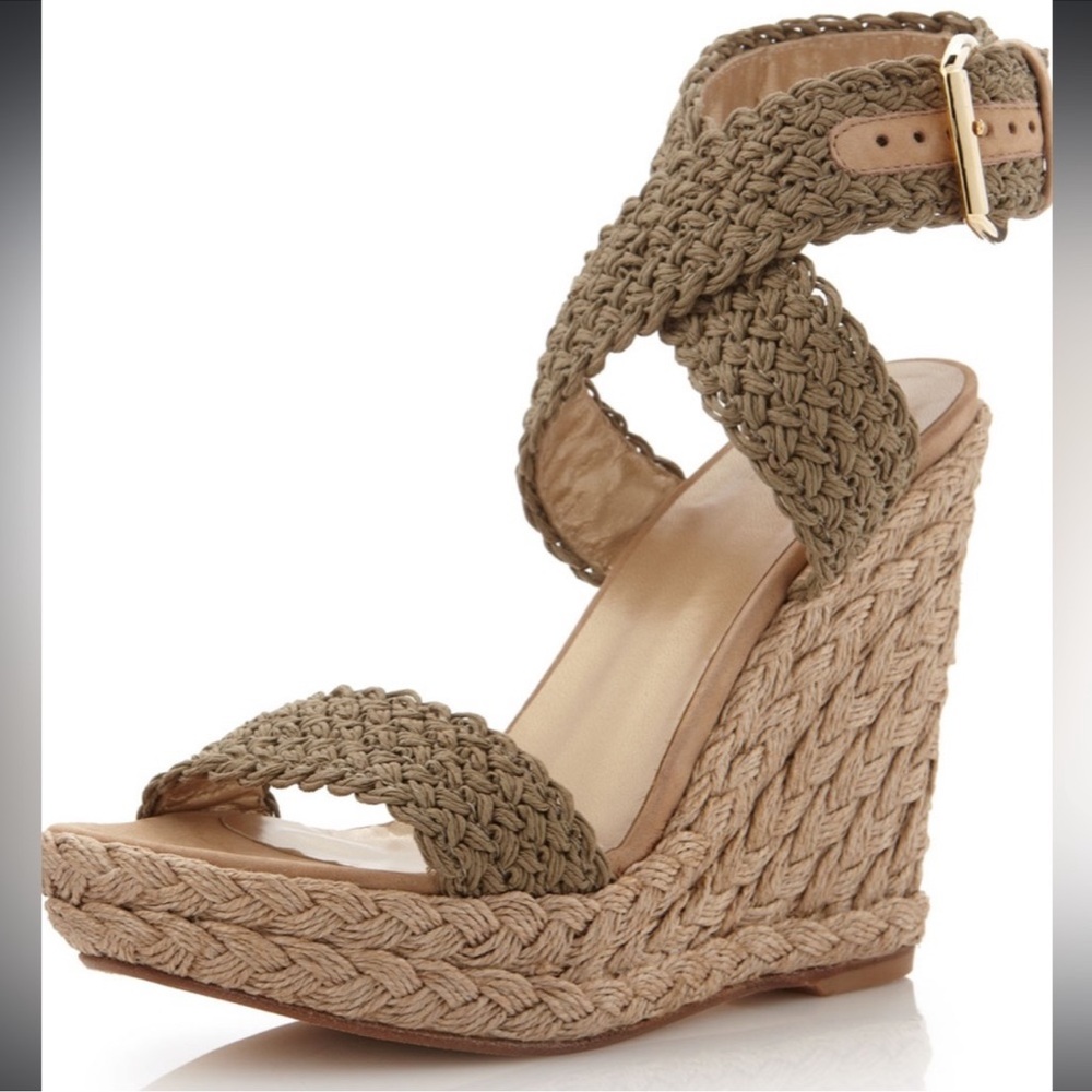 Stuart Weitzman Alex Crochet wedge Espadrille size 8.5
